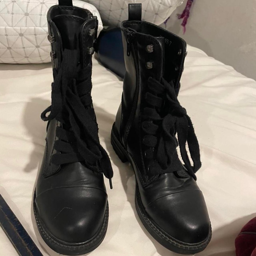 Ankle combat boots